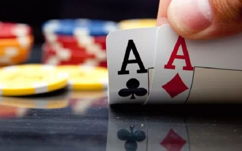 Guide to Poker Beginners to avoid mistakes while playing the game